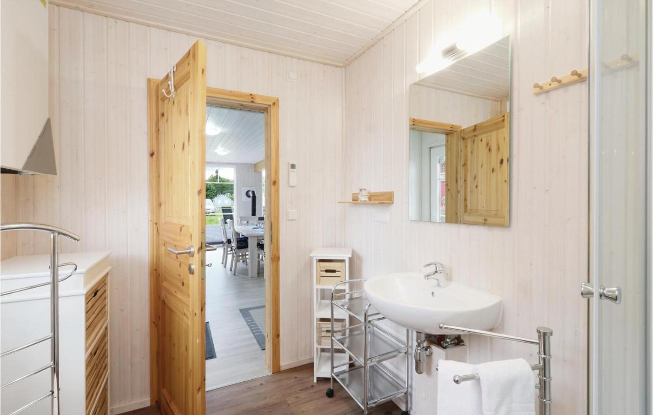 Beach Front Home In Zerpenschleuse With Wifi Экстерьер фото