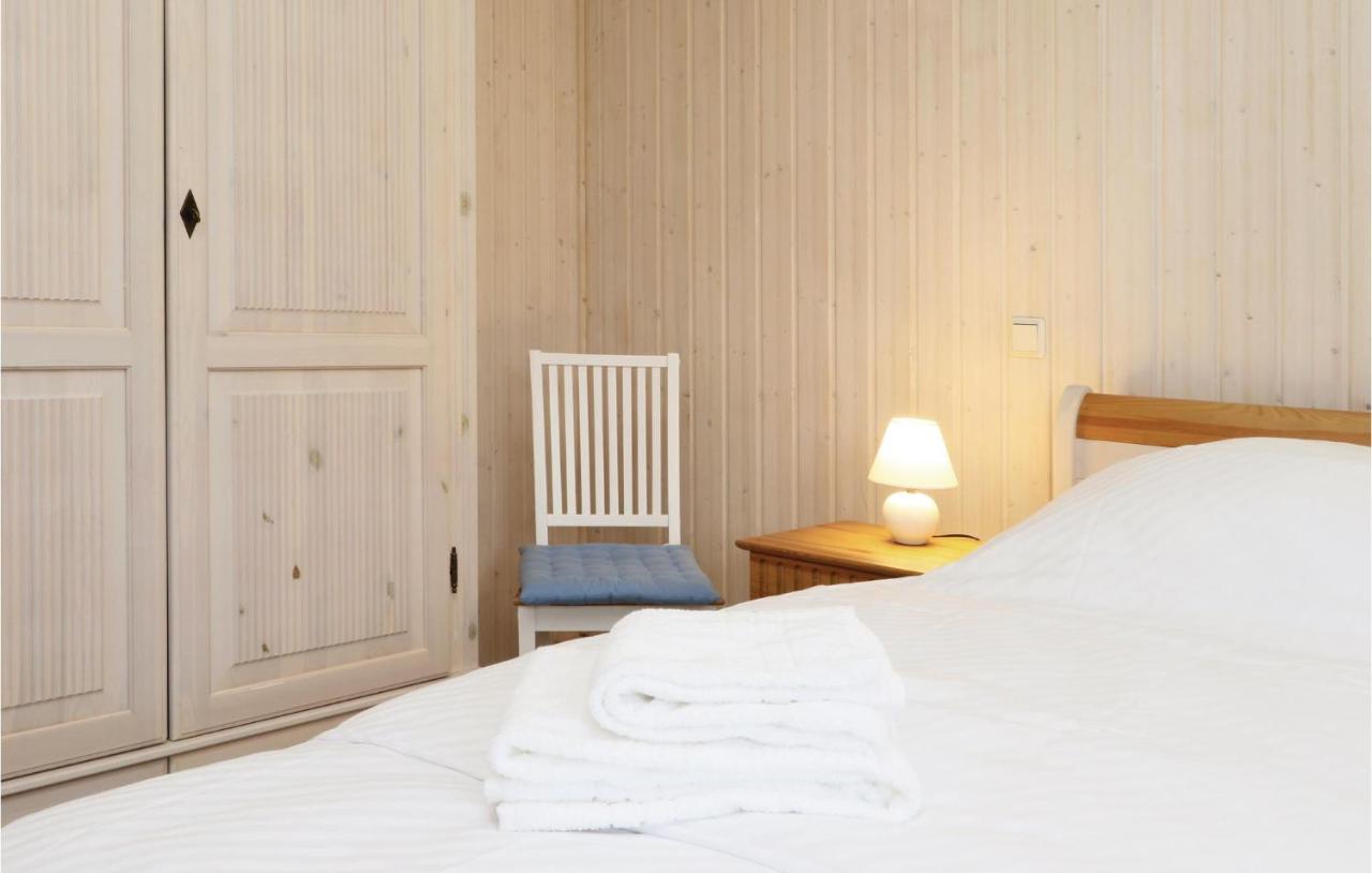 Beach Front Home In Zerpenschleuse With Wifi Экстерьер фото